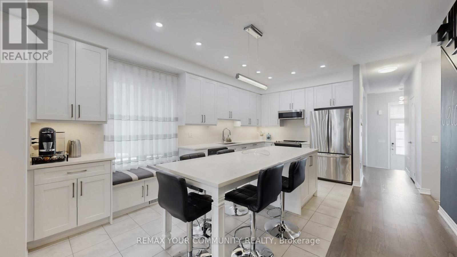 9 Applegate Drive, East Gwillimbury, Ontario  L9N 0R2 - Photo 10 - N12801560