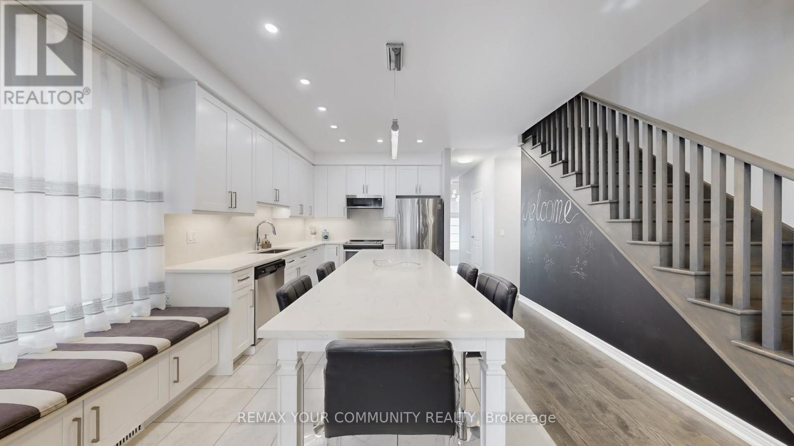 9 Applegate Drive, East Gwillimbury, Ontario  L9N 0R2 - Photo 11 - N12801560