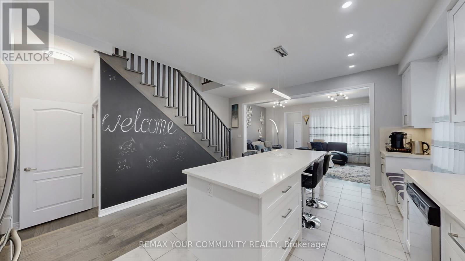 9 Applegate Drive, East Gwillimbury, Ontario  L9N 0R2 - Photo 13 - N12801560