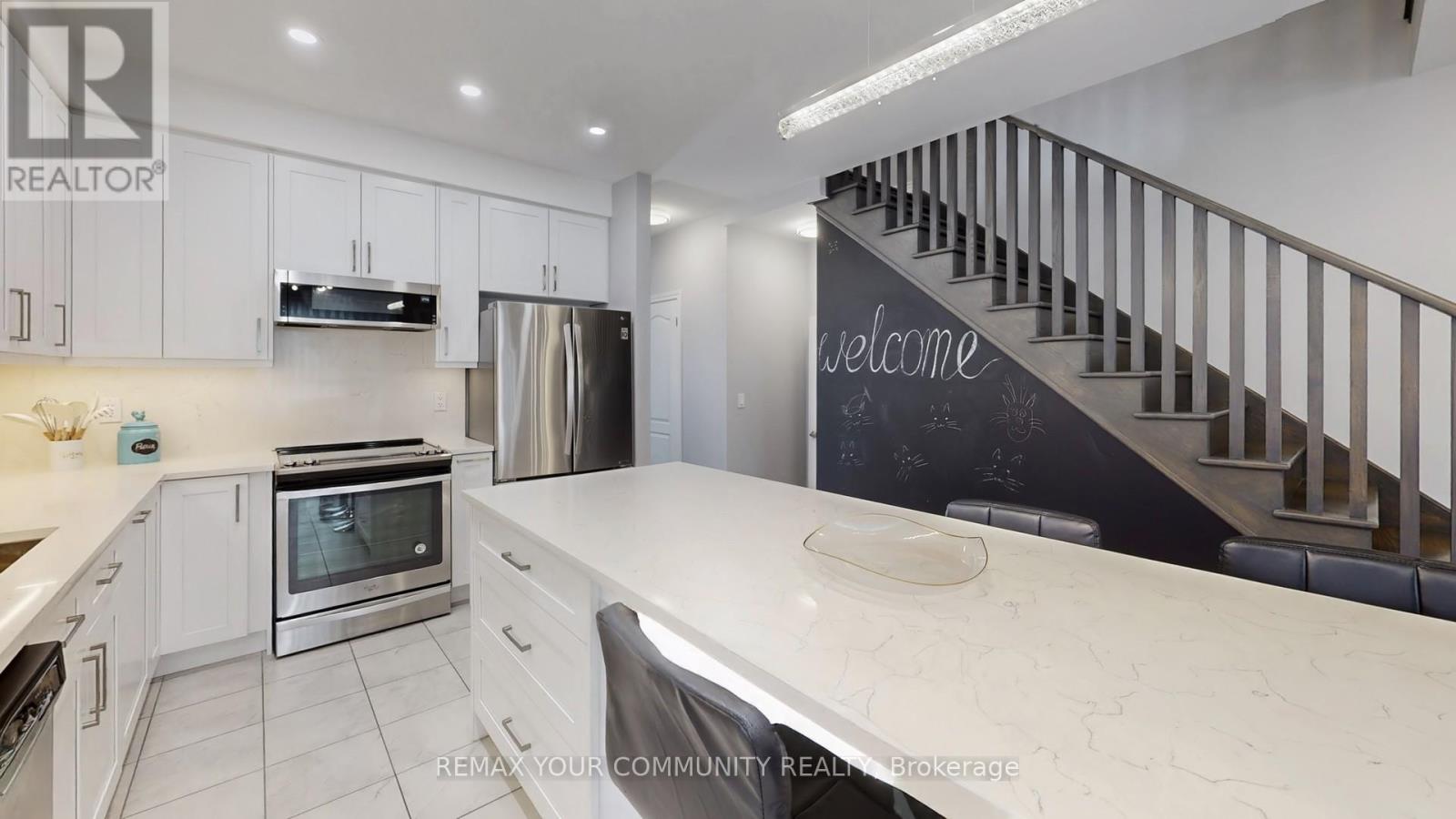 9 Applegate Drive, East Gwillimbury, Ontario  L9N 0R2 - Photo 14 - N12801560