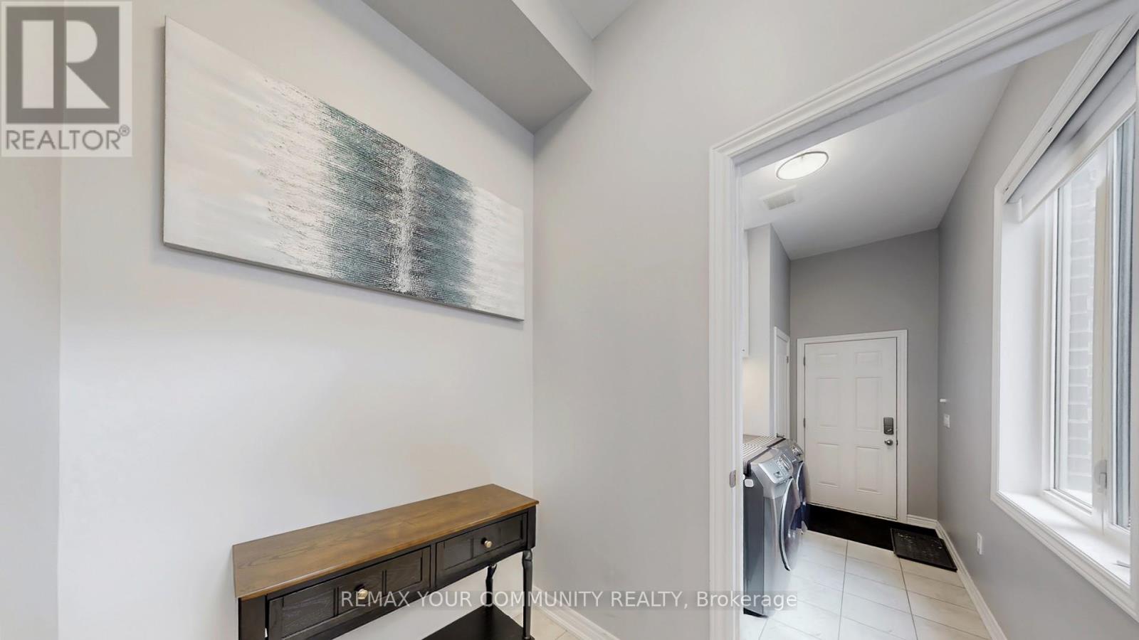 9 Applegate Drive, East Gwillimbury, Ontario  L9N 0R2 - Photo 18 - N12801560