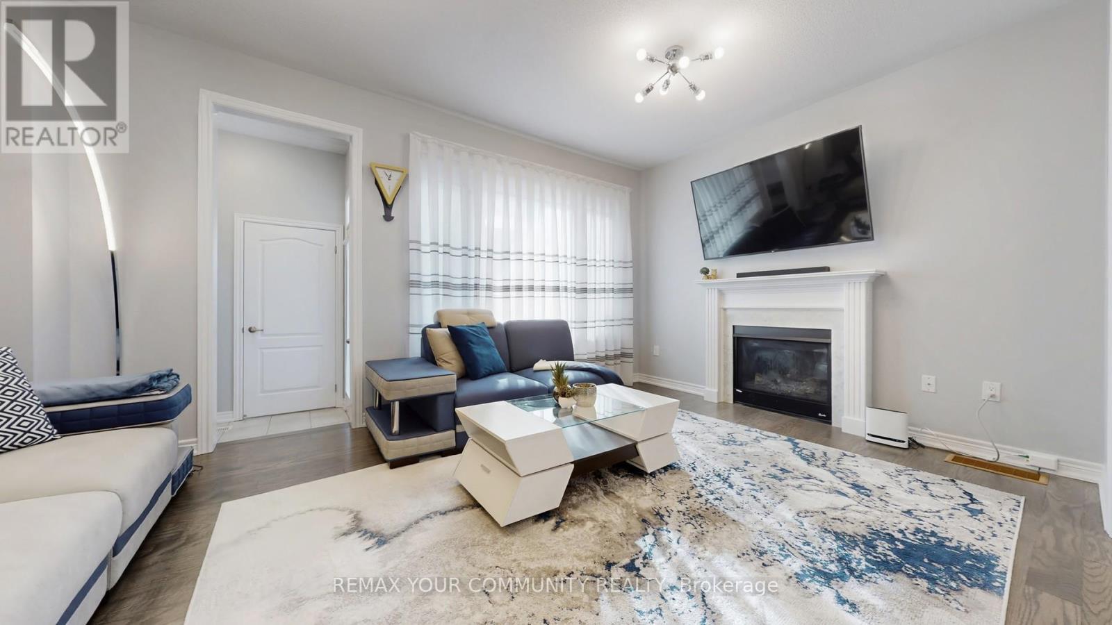 9 Applegate Drive, East Gwillimbury, Ontario  L9N 0R2 - Photo 3 - N12801560