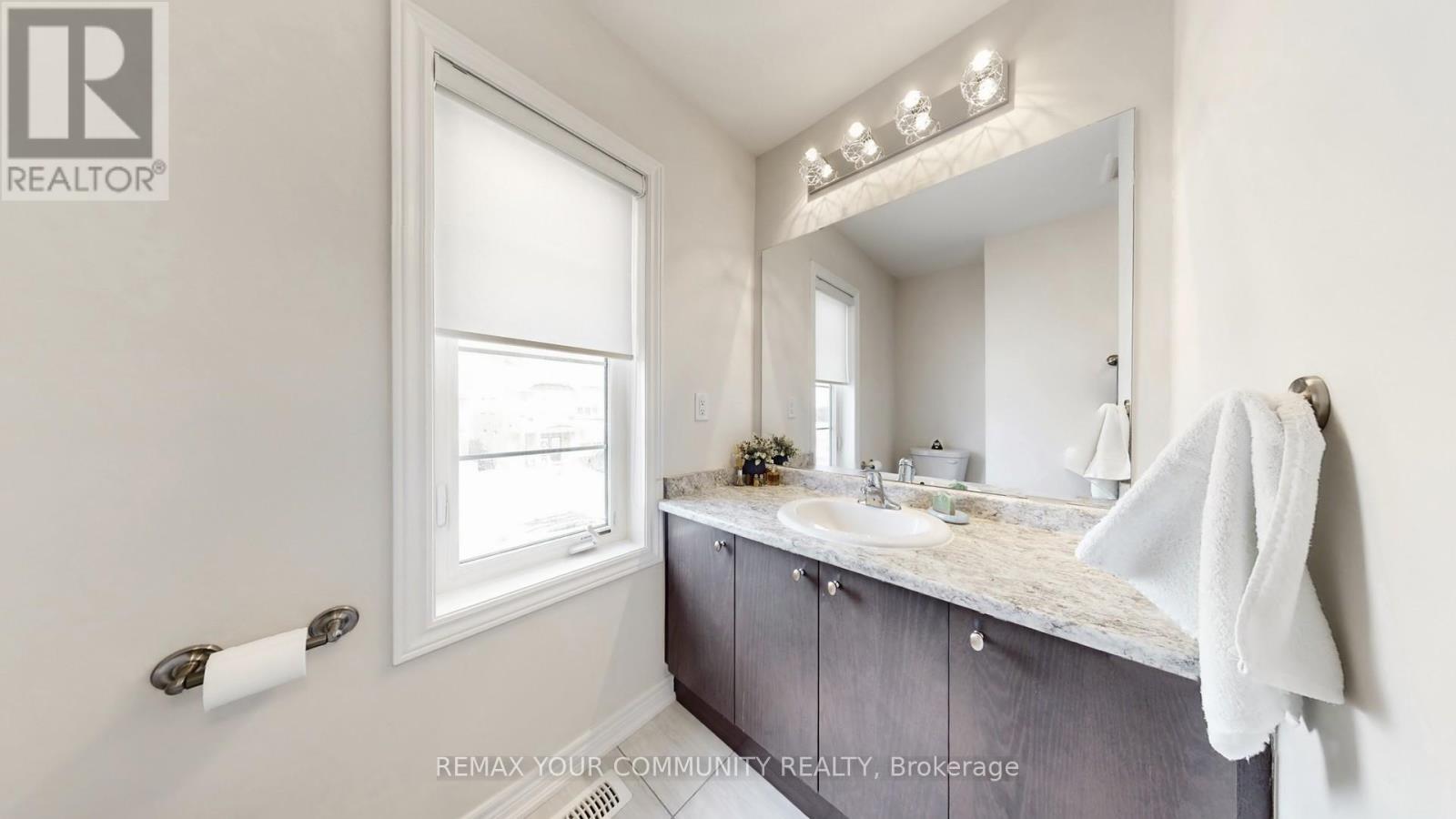 9 Applegate Drive, East Gwillimbury, Ontario  L9N 0R2 - Photo 38 - N12801560