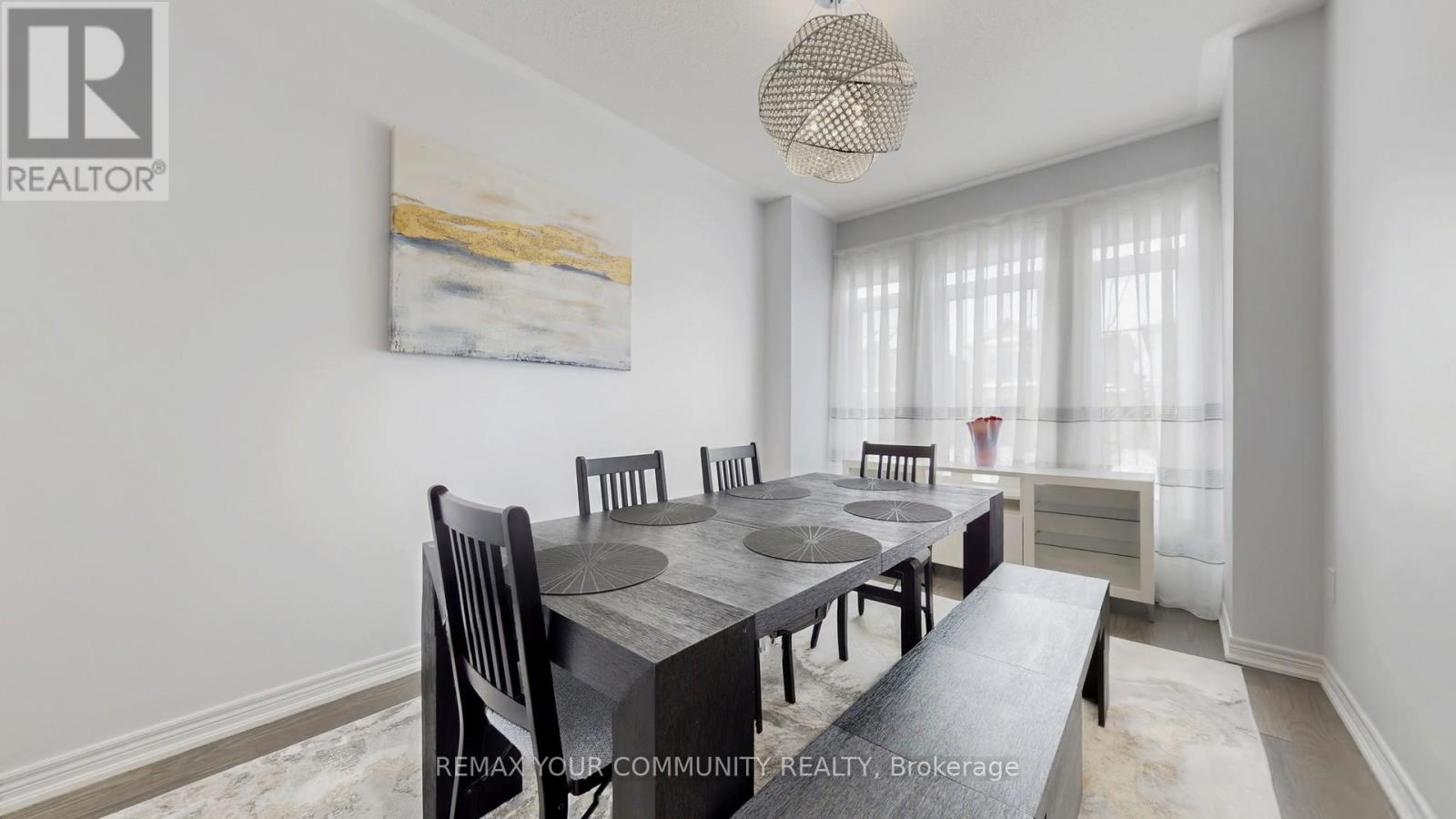 9 Applegate Drive, East Gwillimbury, Ontario  L9N 0R2 - Photo 7 - N12801560