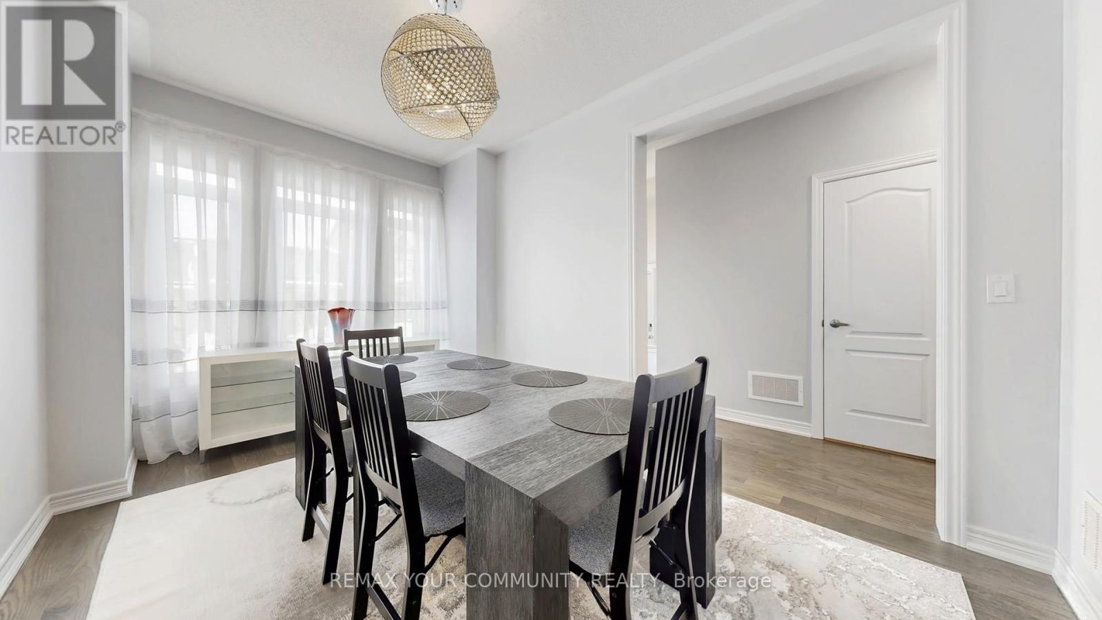 9 Applegate Drive, East Gwillimbury, Ontario  L9N 0R2 - Photo 8 - N12801560