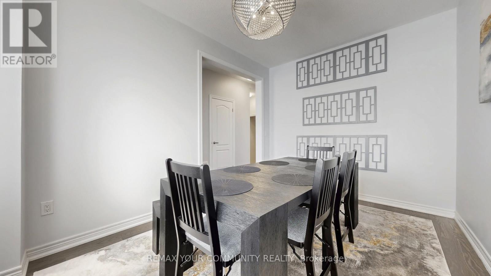 9 Applegate Drive, East Gwillimbury, Ontario  L9N 0R2 - Photo 9 - N12801560