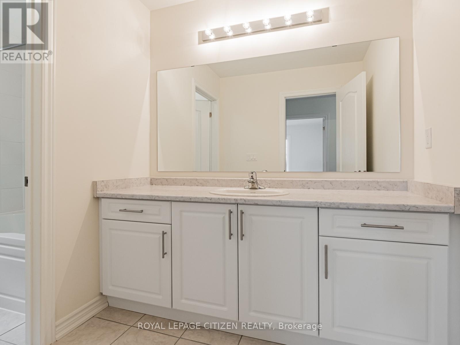 165 Hawkins Street, Georgina, Ontario  L0E 1R0 - Photo 30 - N12801568