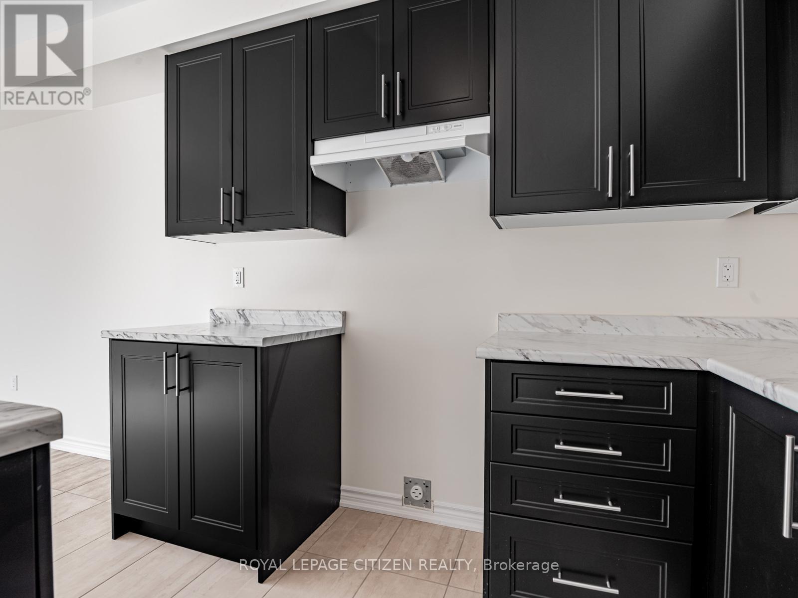 7 Wayne Allison Drive, Georgina, Ontario  L0E 1R0 - Photo 13 - N12801576