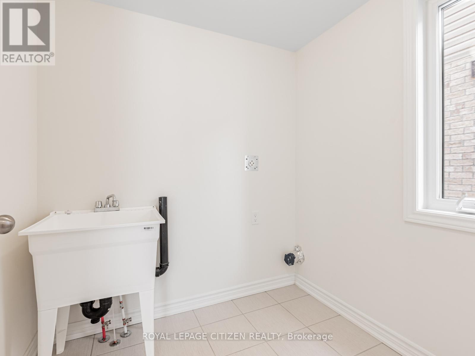 7 Wayne Allison Drive, Georgina, Ontario  L0E 1R0 - Photo 19 - N12801576