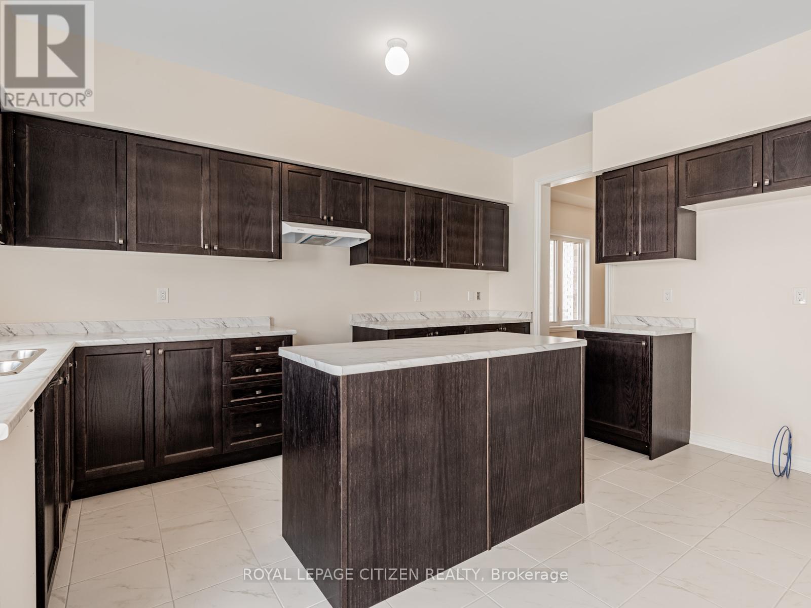 4 Heather Fullerton Road, Georgina, Ontario  L0E 1R0 - Photo 11 - N12801588