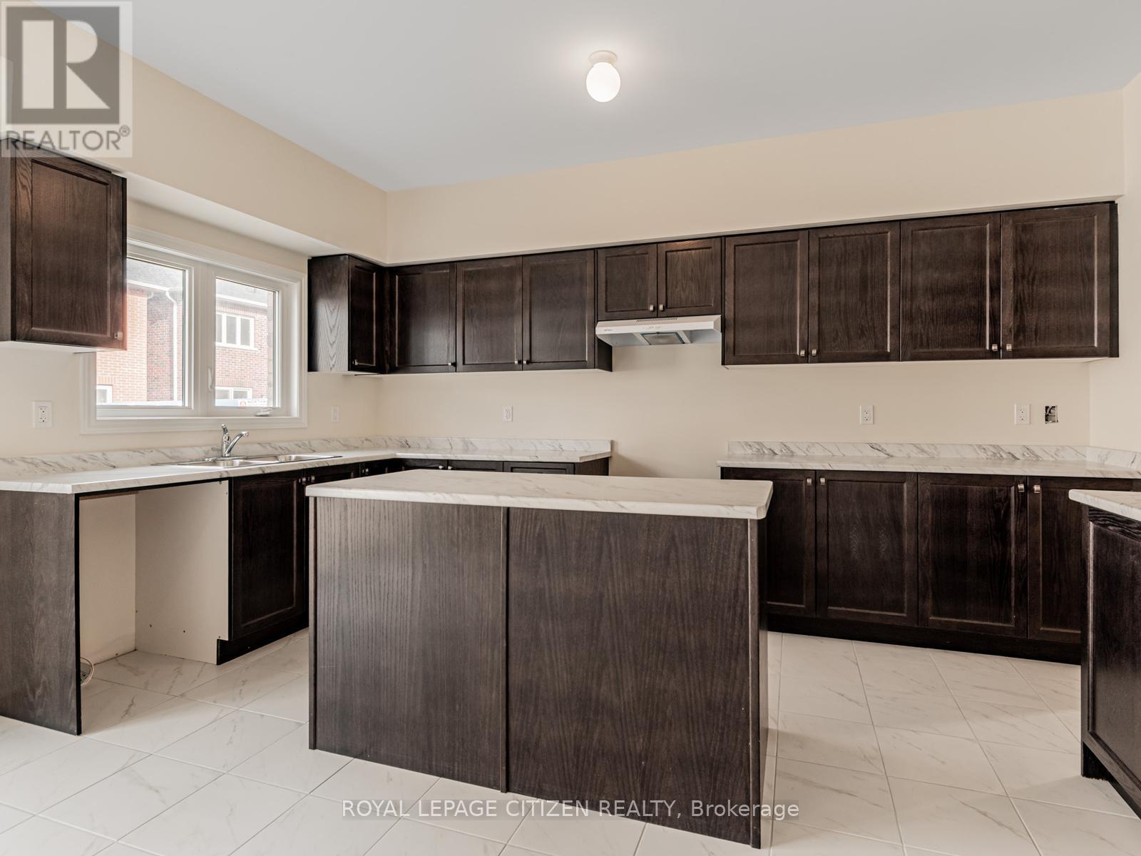 4 Heather Fullerton Road, Georgina, Ontario  L0E 1R0 - Photo 12 - N12801588