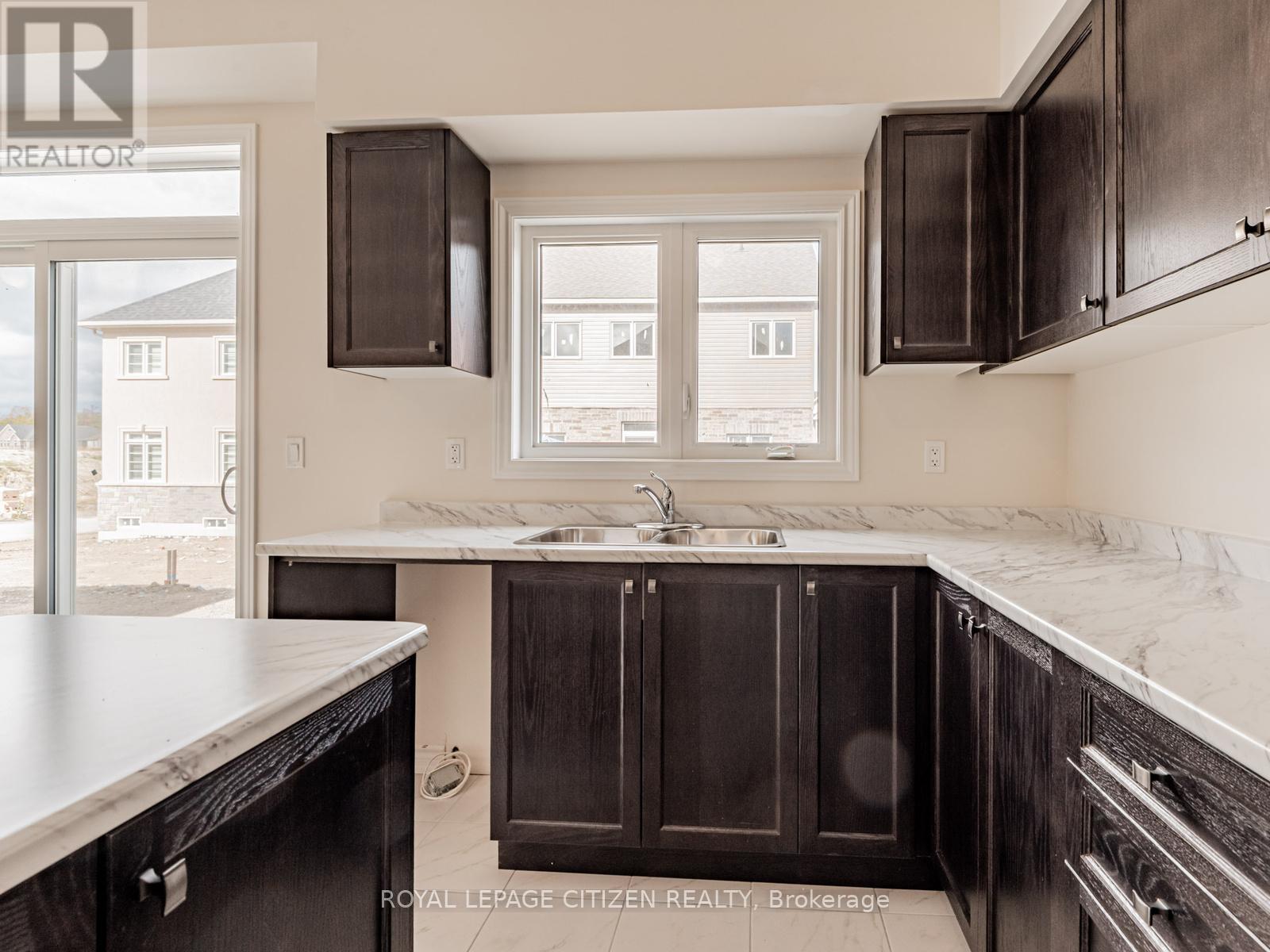 4 Heather Fullerton Road, Georgina, Ontario  L0E 1R0 - Photo 9 - N12801588