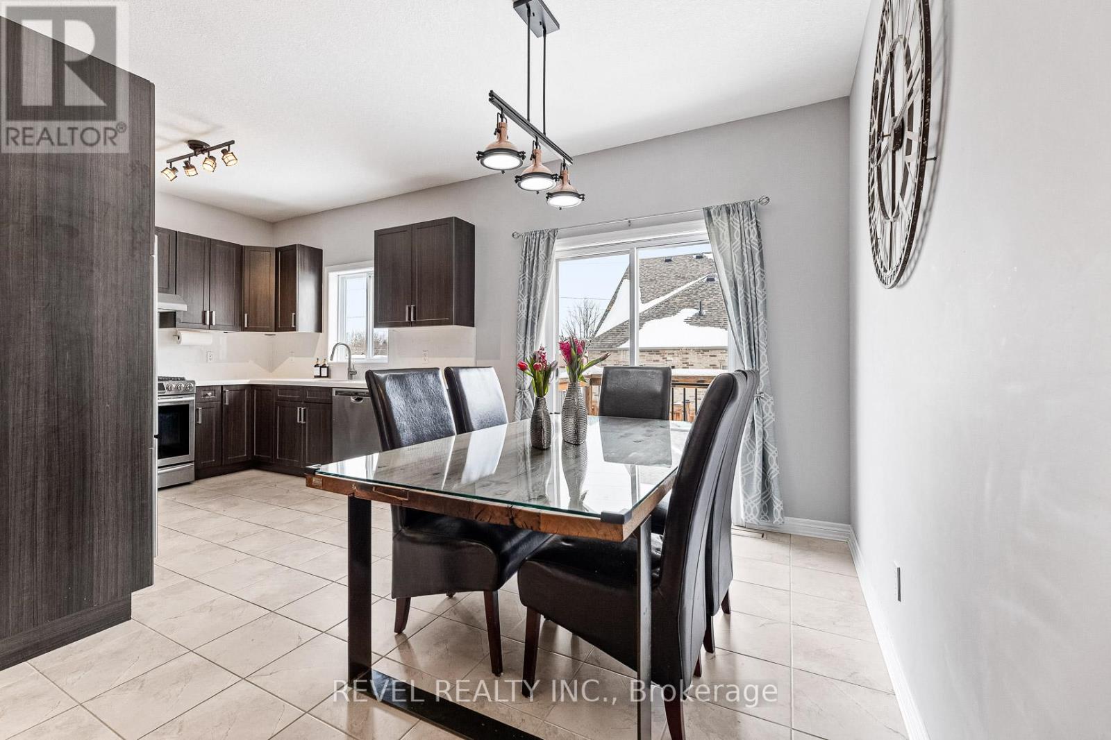 27 Carleton Trail, New Tecumseth (Beeton), Ontario  L0G 1A0 - Photo 17 - N12801626