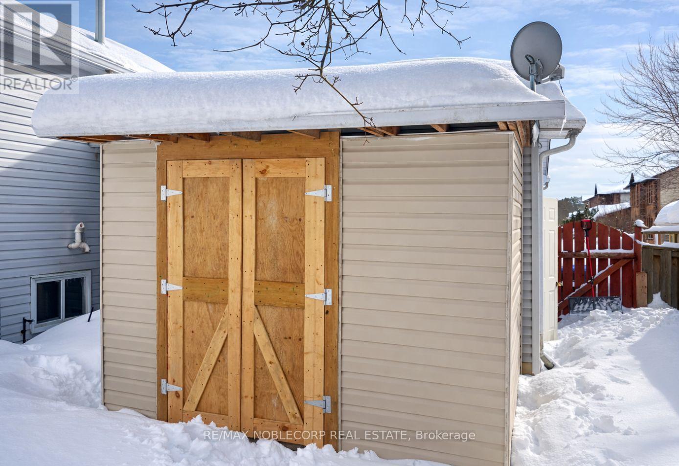 76 Edenbridge Drive, Essa (Angus), Ontario  L3W 0K8 - Photo 27 - N12801666