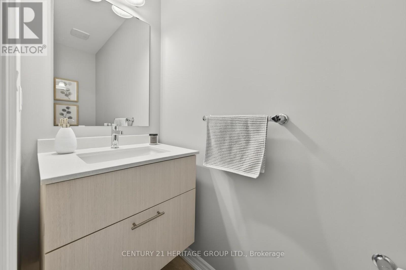 6 Mel Irving Drive, Bradford West Gwillimbury (Bradford), Ontario  L3Z 4P1 - Photo 5 - N12801690