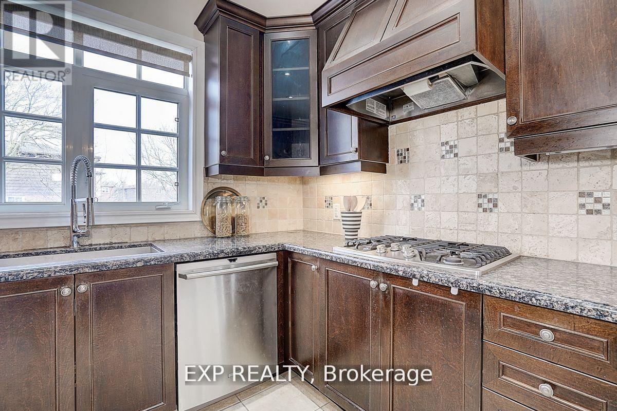 116 Dunlop Street, Richmond Hill, Ontario  L4C 0X1 - Photo 23 - N12719486