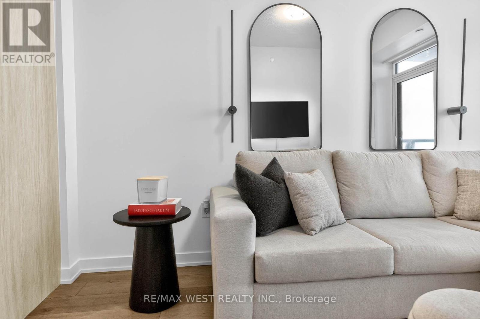 807 - 38 Honeycrisp Crescent, Vaughan, Ontario  L4K 0M7 - Photo 11 - N12801738