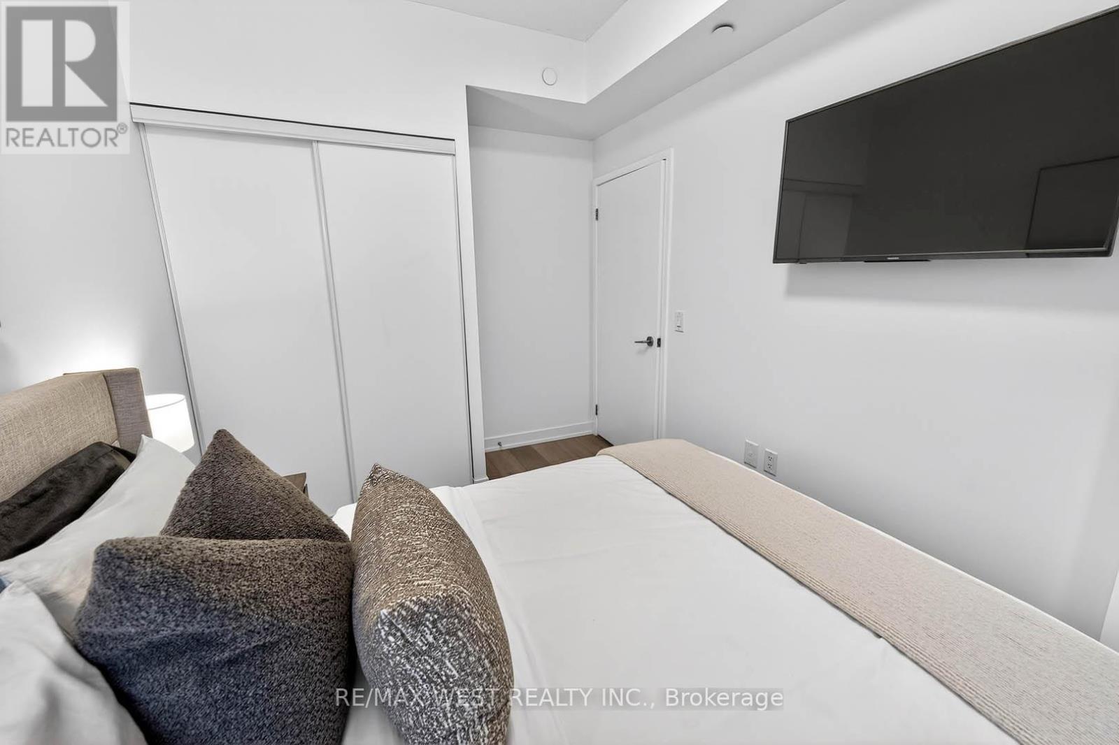 807 - 38 Honeycrisp Crescent, Vaughan, Ontario  L4K 0M7 - Photo 22 - N12801738