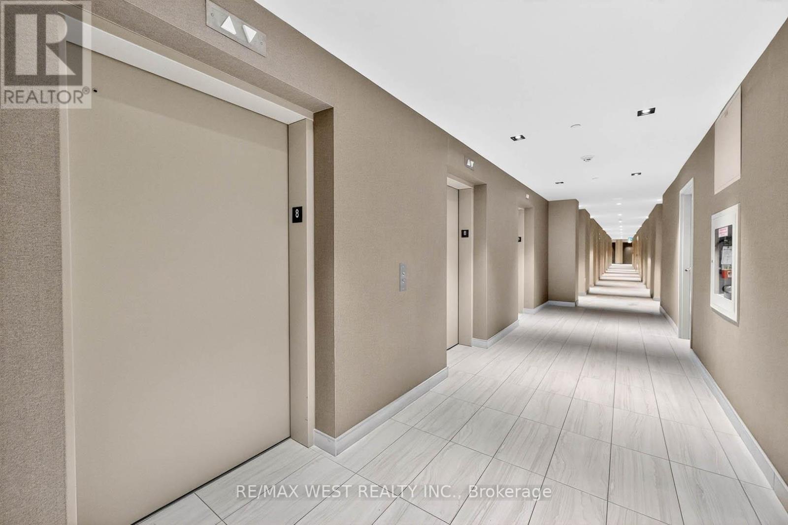 807 - 38 Honeycrisp Crescent, Vaughan, Ontario  L4K 0M7 - Photo 3 - N12801738