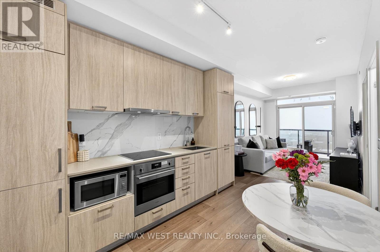 807 - 38 Honeycrisp Crescent, Vaughan, Ontario  L4K 0M7 - Photo 7 - N12801738