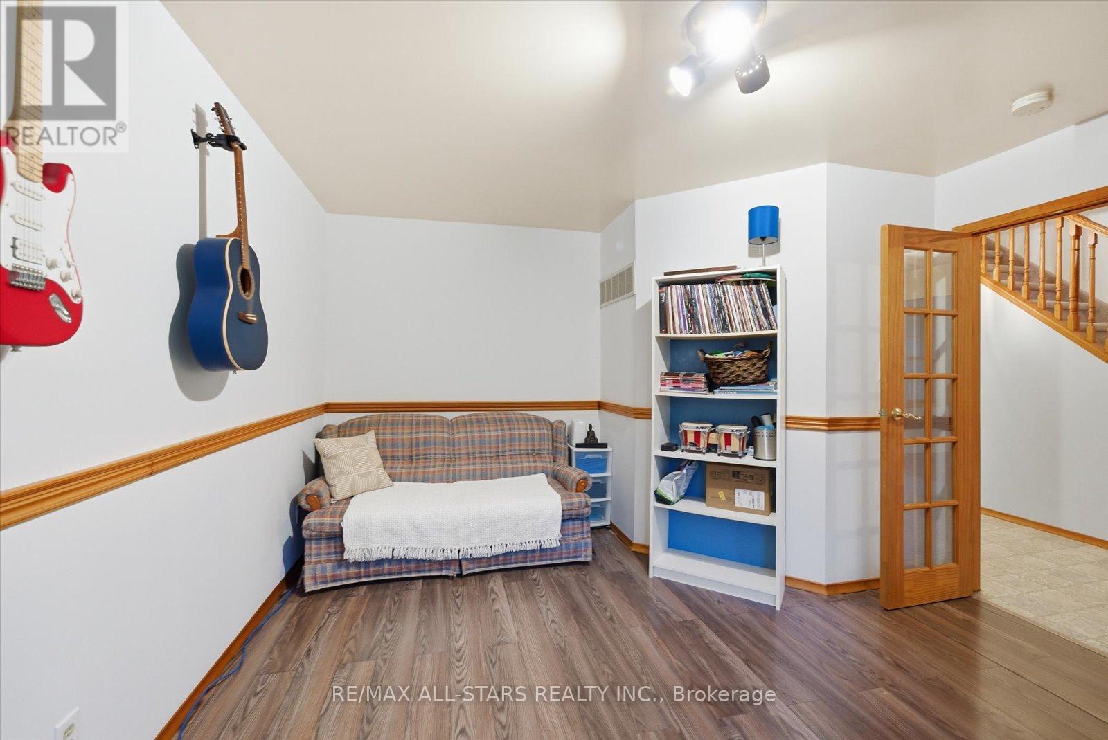 62 Evelyn Avenue, Georgina, Ontario  L4P 3C8 - Photo 21 - N12801050