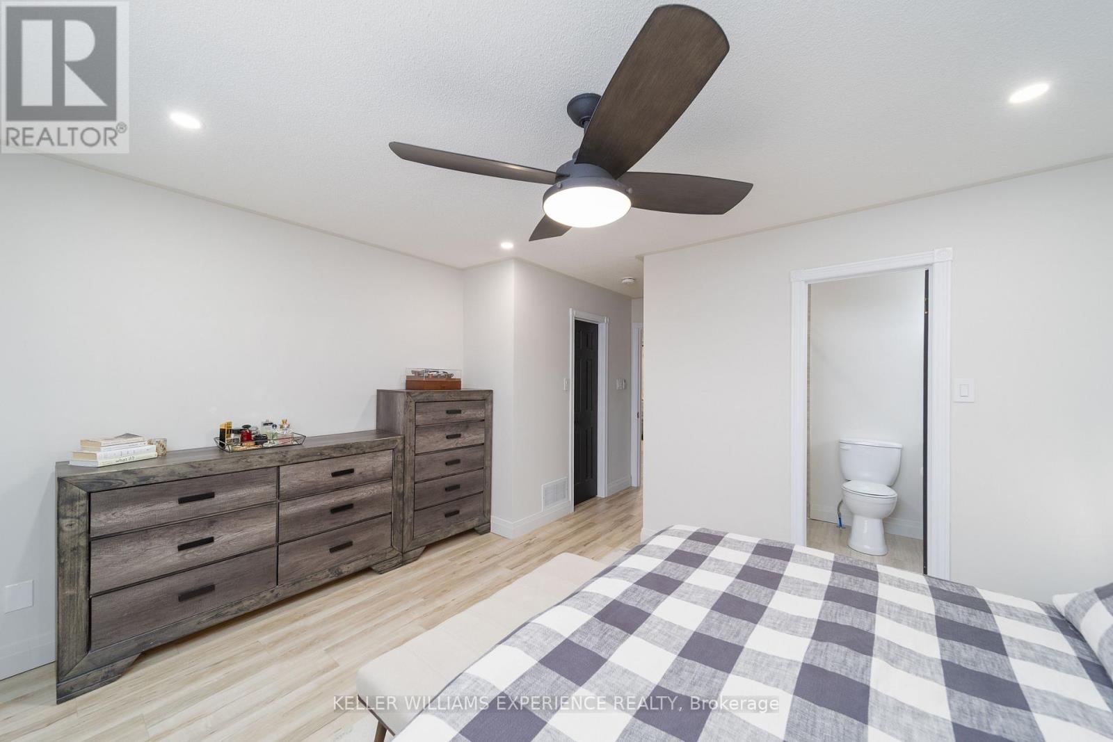 61 Silver Maple Crescent, Barrie (Holly), Ontario L4N 8S8 - Photo 15 - S12801572