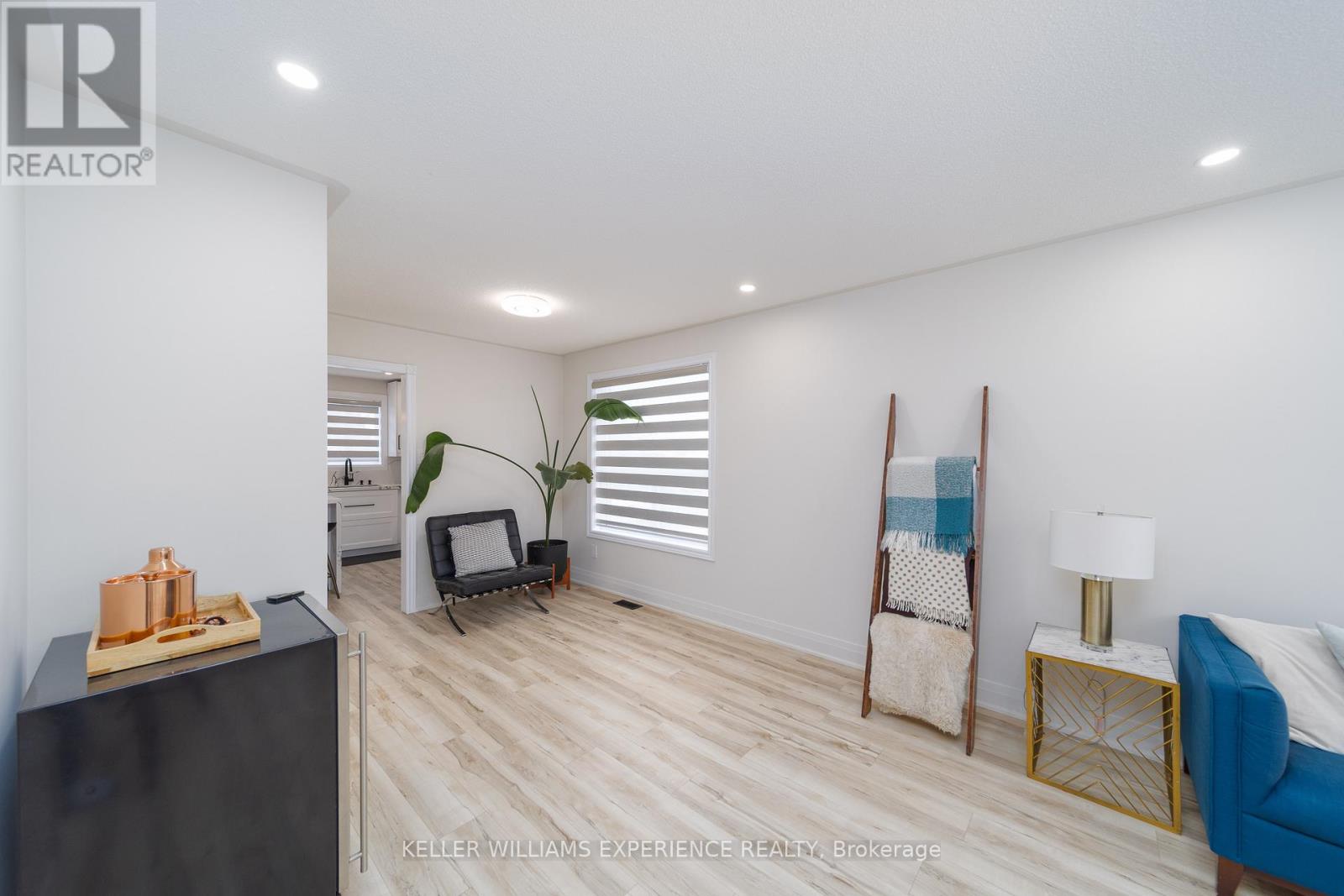 61 Silver Maple Crescent, Barrie (Holly), Ontario L4N 8S8 - Photo 7 - S12801572