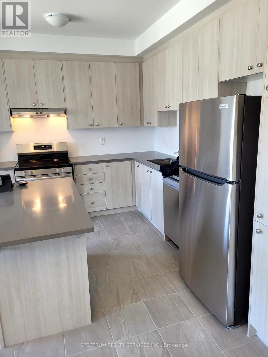 94 Ennerdale Street, Barrie, Ontario  L9J 0G5 - Photo 4 - S12801704