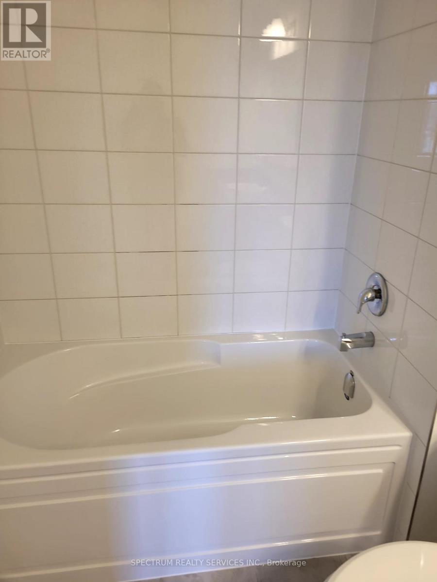 94 Ennerdale Street, Barrie, Ontario  L9J 0G5 - Photo 7 - S12801704