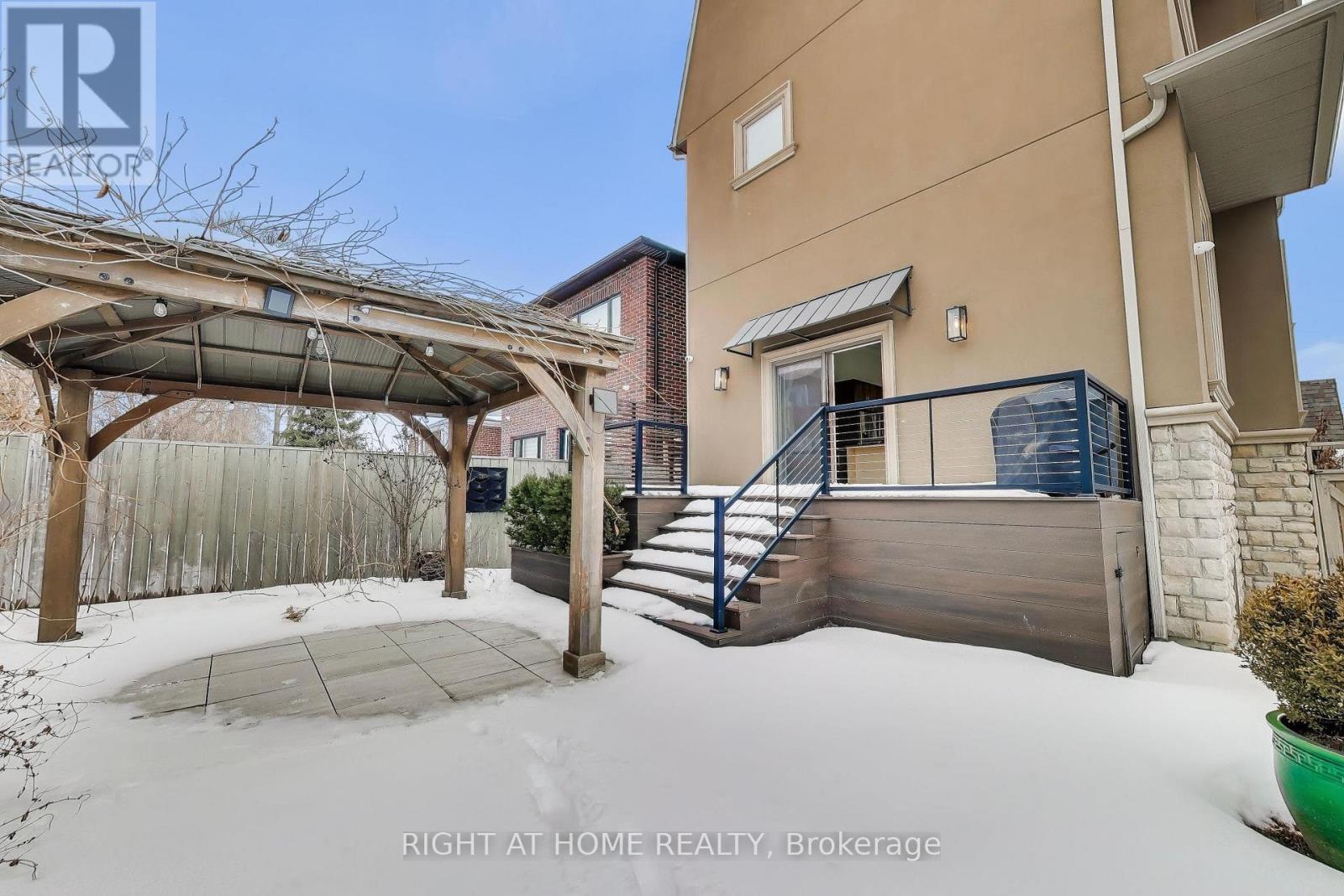 1090 Westmount Avenue, Mississauga, Ontario  L5E 1X7 - Photo 48 - W12779796