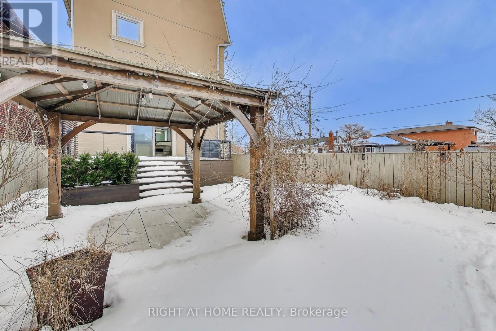 1090 Westmount Avenue, Mississauga, Ontario  L5E 1X7 - Photo 47 - W12779796