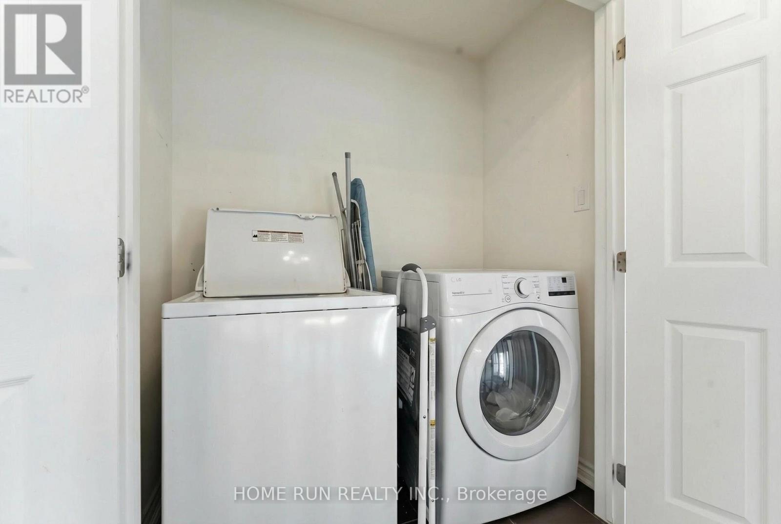 358 Meadowbreeze Drive, Ottawa, Ontario  K2M 0K3 - Photo 33 - X12796574