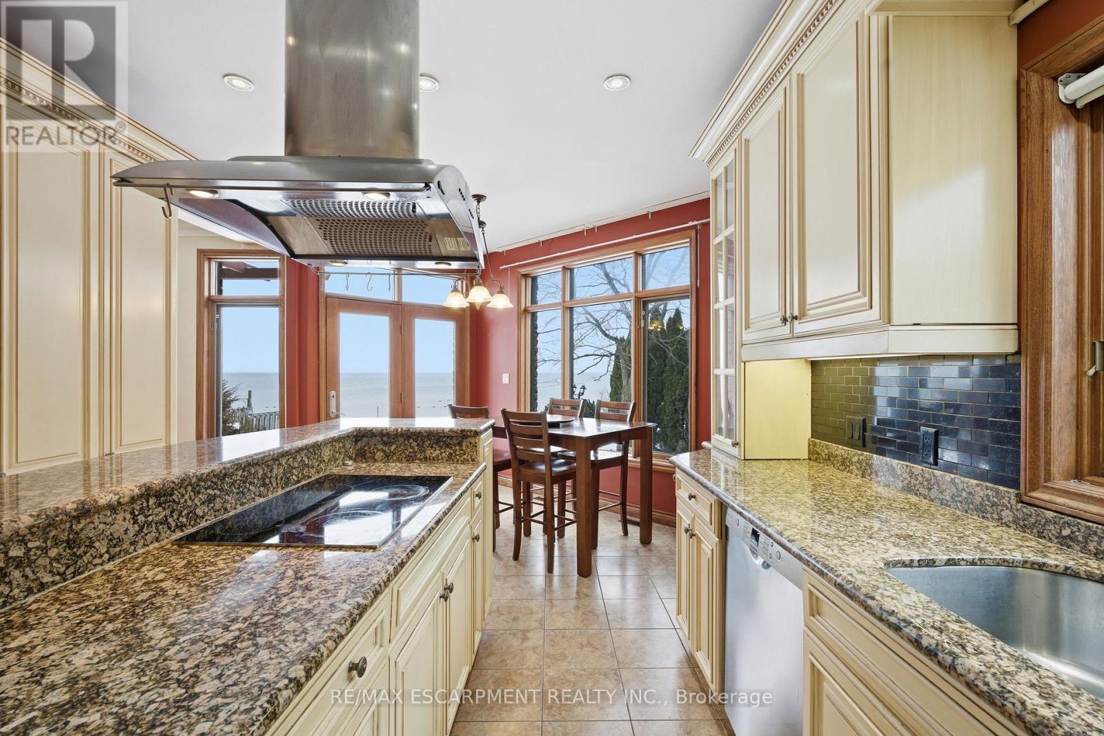 4 Lakeside Drive, Hamilton, Ontario  L8E 5C1 - Photo 11 - X12726180