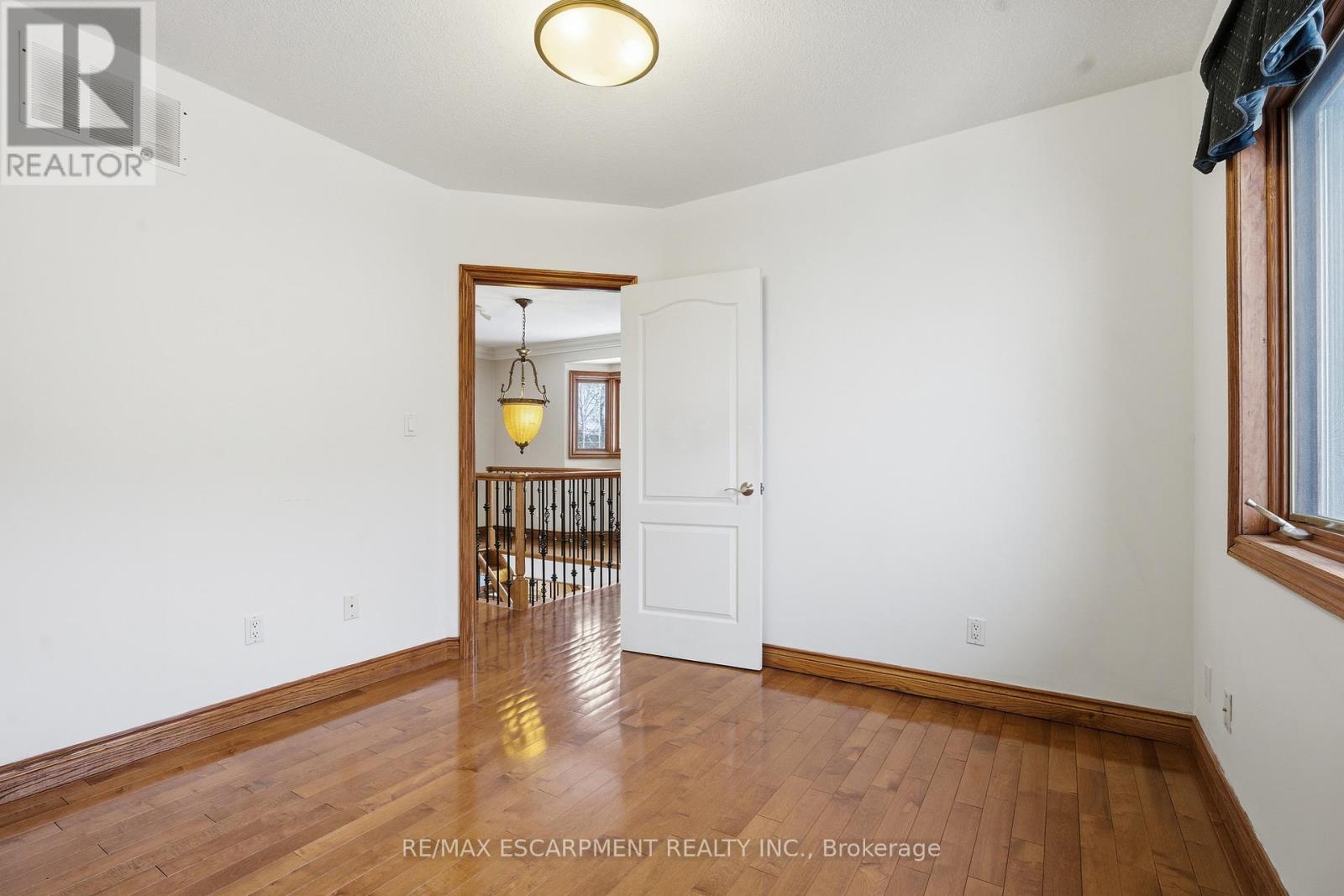 4 Lakeside Drive, Hamilton, Ontario  L8E 5C1 - Photo 23 - X12726180