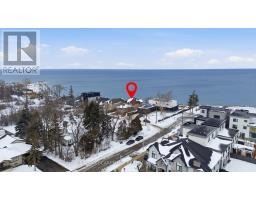 4 LAKESIDE DRIVE, Hamilton, Ontario