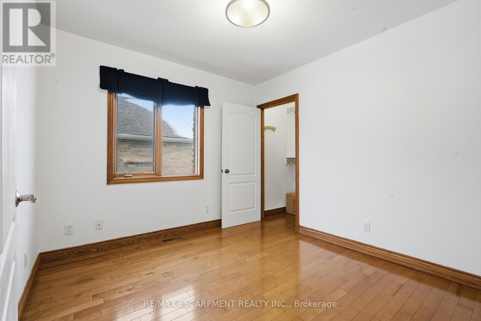 4 Lakeside Drive, Hamilton, Ontario  L8E 5C1 - Photo 22 - X12726180