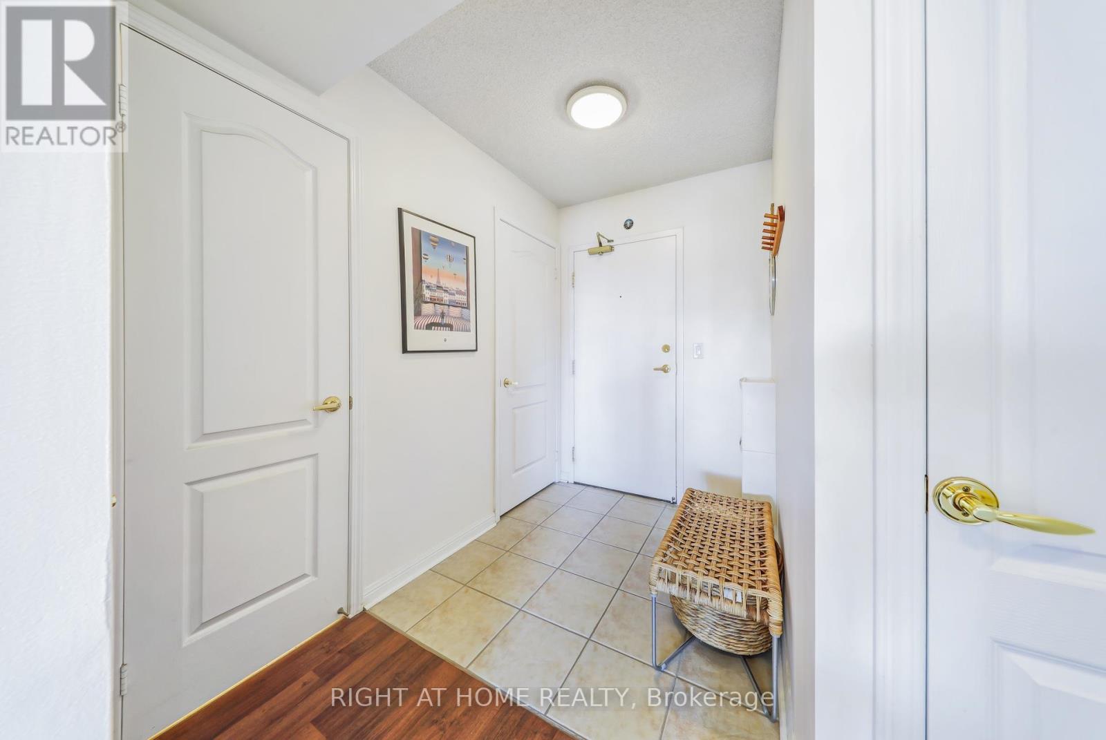 502 - 1140 Parkwest Place, Mississauga, Ontario  L5E 3K9 - Photo 7 - W12801604