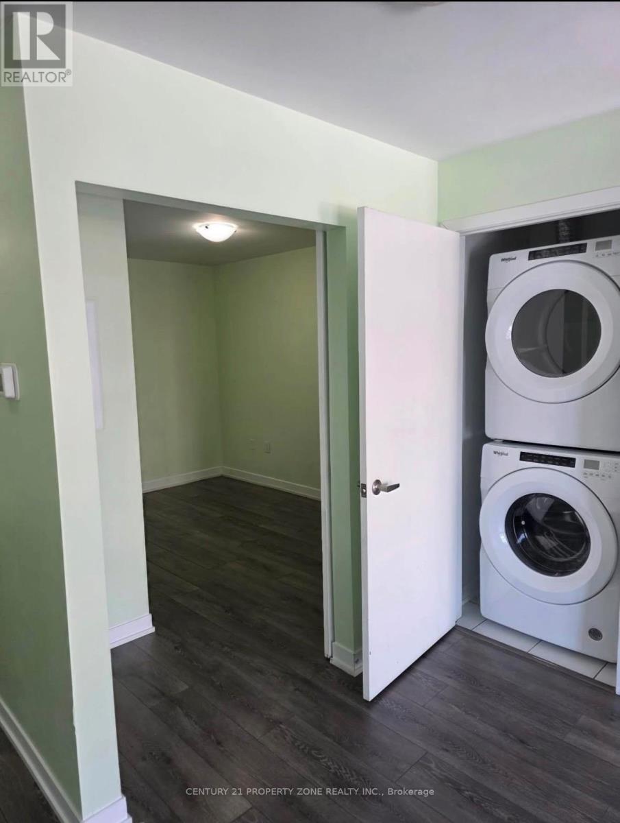 301 - 3401 Ridgeway Drive, Mississauga, Ontario  L5L 5T3 - Photo 8 - W12801648