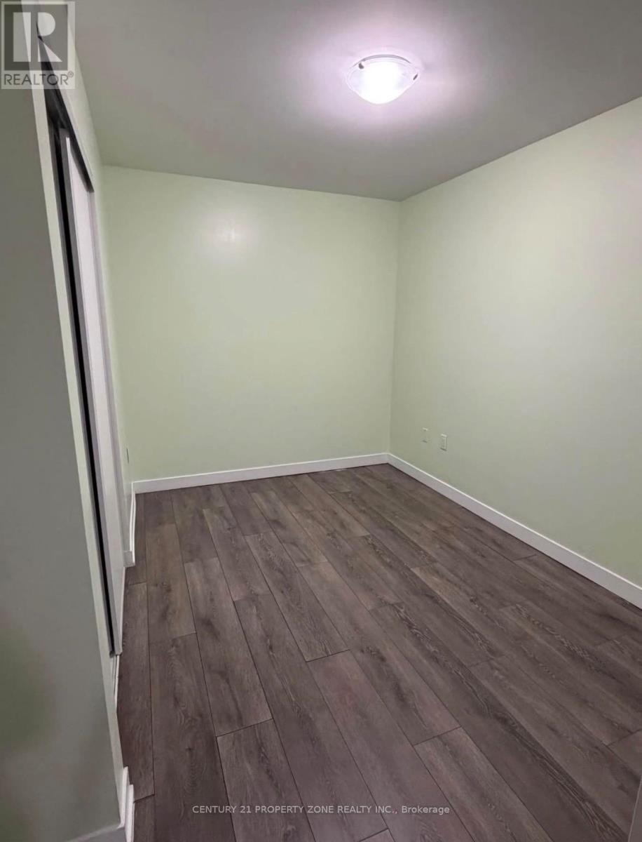 301 - 3401 Ridgeway Drive, Mississauga, Ontario  L5L 5T3 - Photo 9 - W12801648