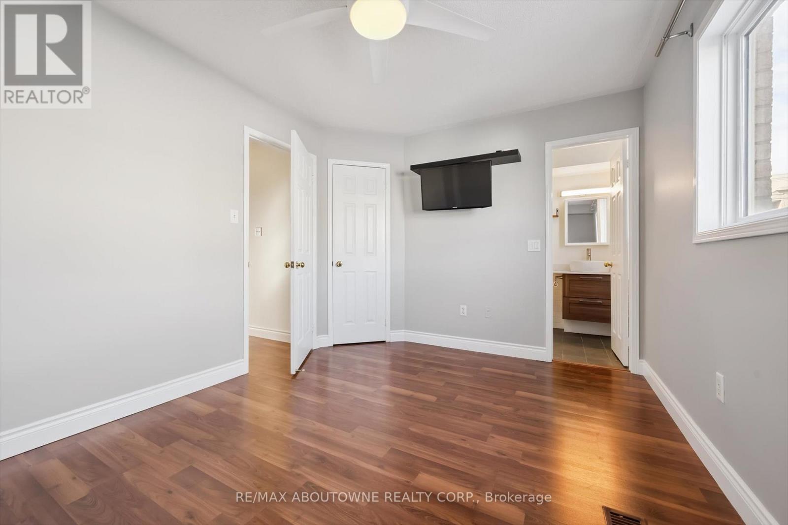 143 Glenashton Drive, Oakville, Ontario  L6H 6N2 - Photo 15 - W12801658