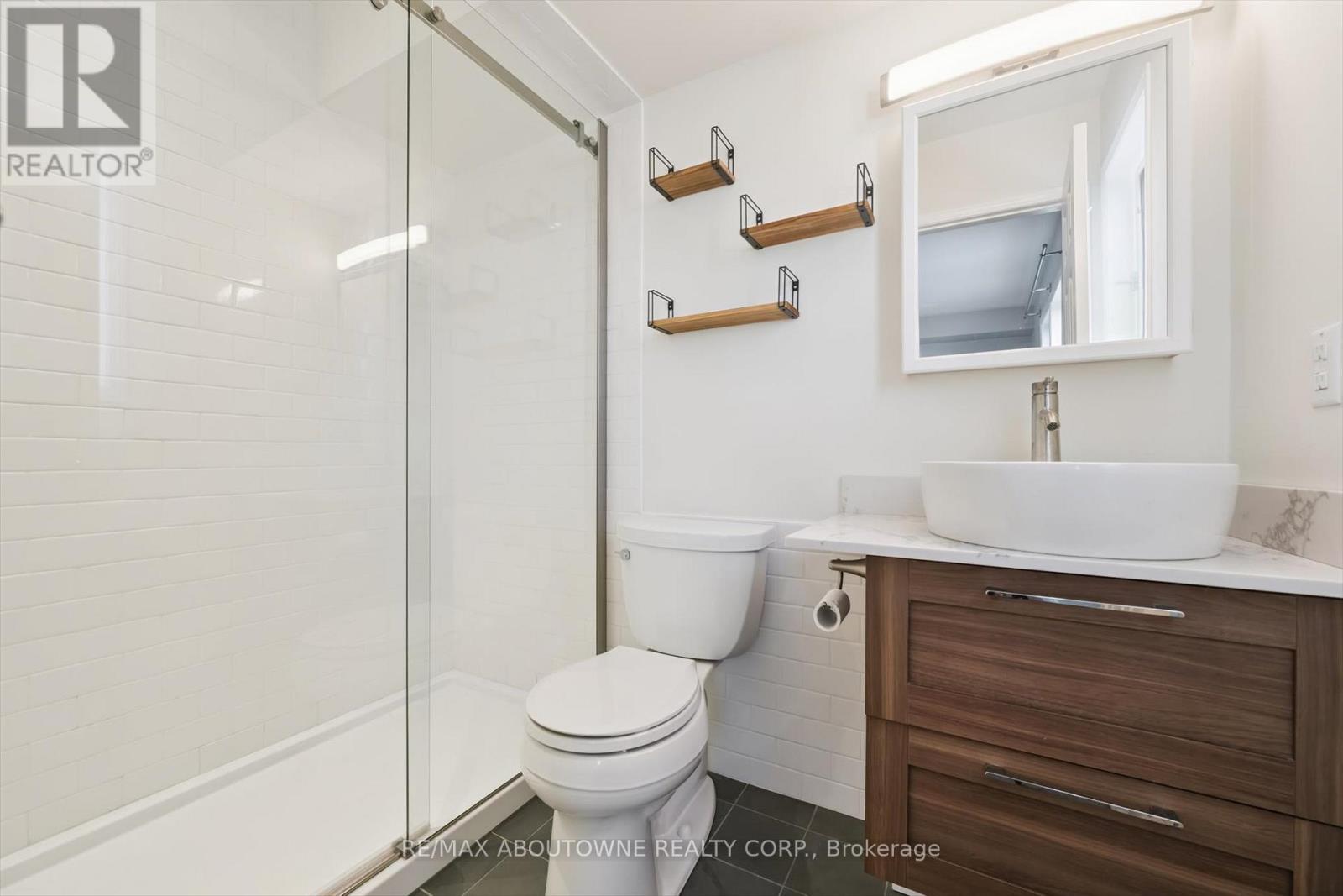 143 Glenashton Drive, Oakville, Ontario  L6H 6N2 - Photo 16 - W12801658