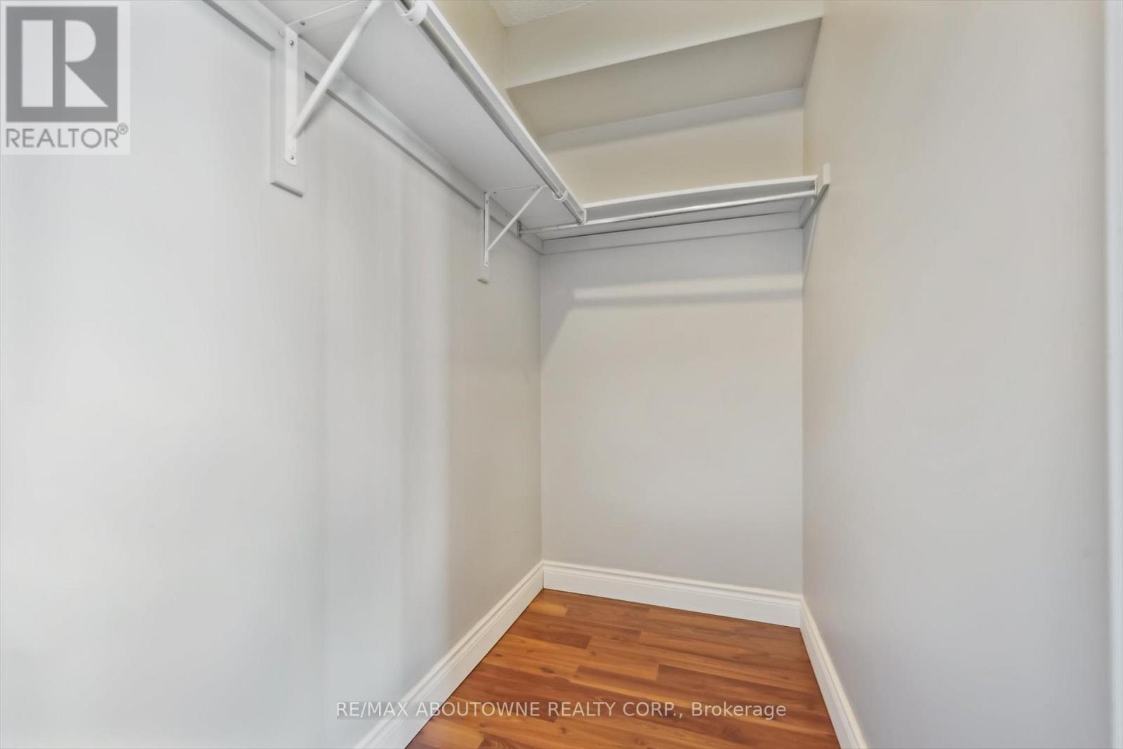 143 Glenashton Drive, Oakville, Ontario  L6H 6N2 - Photo 17 - W12801658