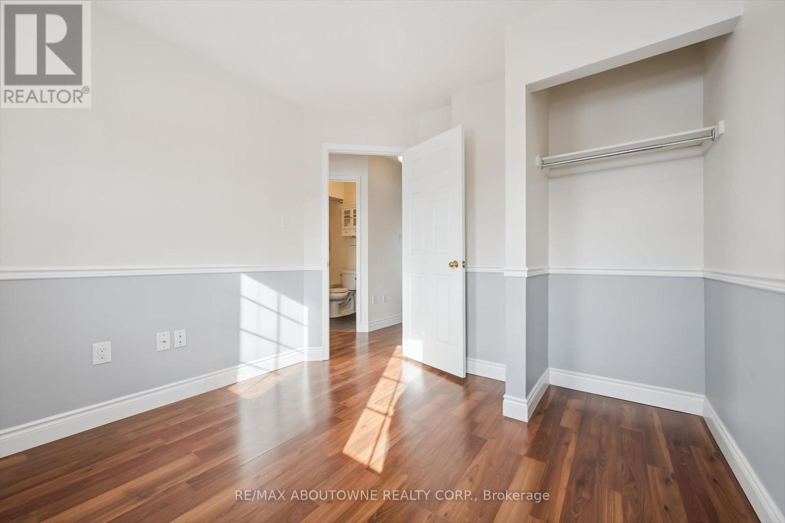 143 Glenashton Drive, Oakville, Ontario  L6H 6N2 - Photo 19 - W12801658