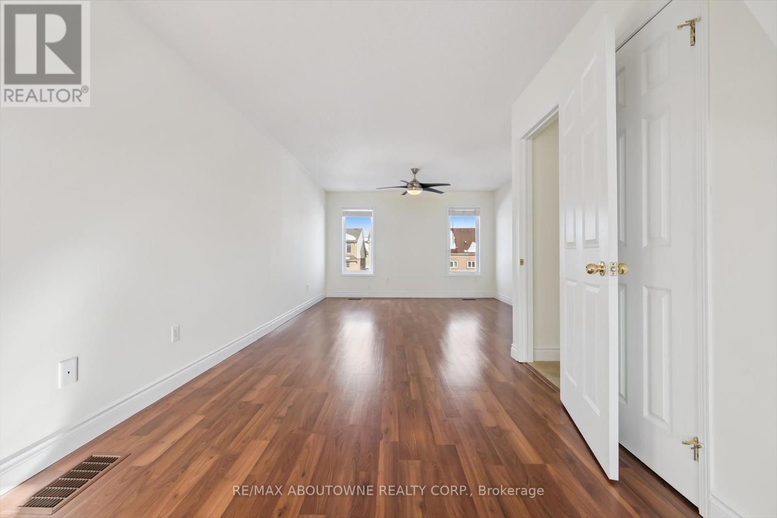 143 Glenashton Drive, Oakville, Ontario  L6H 6N2 - Photo 23 - W12801658