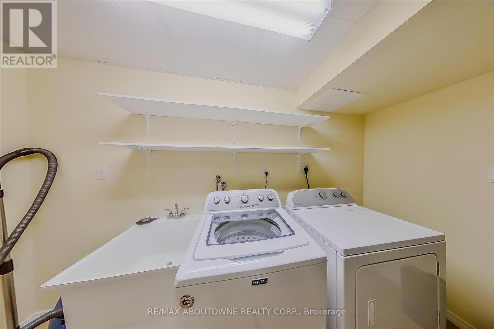 143 Glenashton Drive, Oakville, Ontario  L6H 6N2 - Photo 29 - W12801658