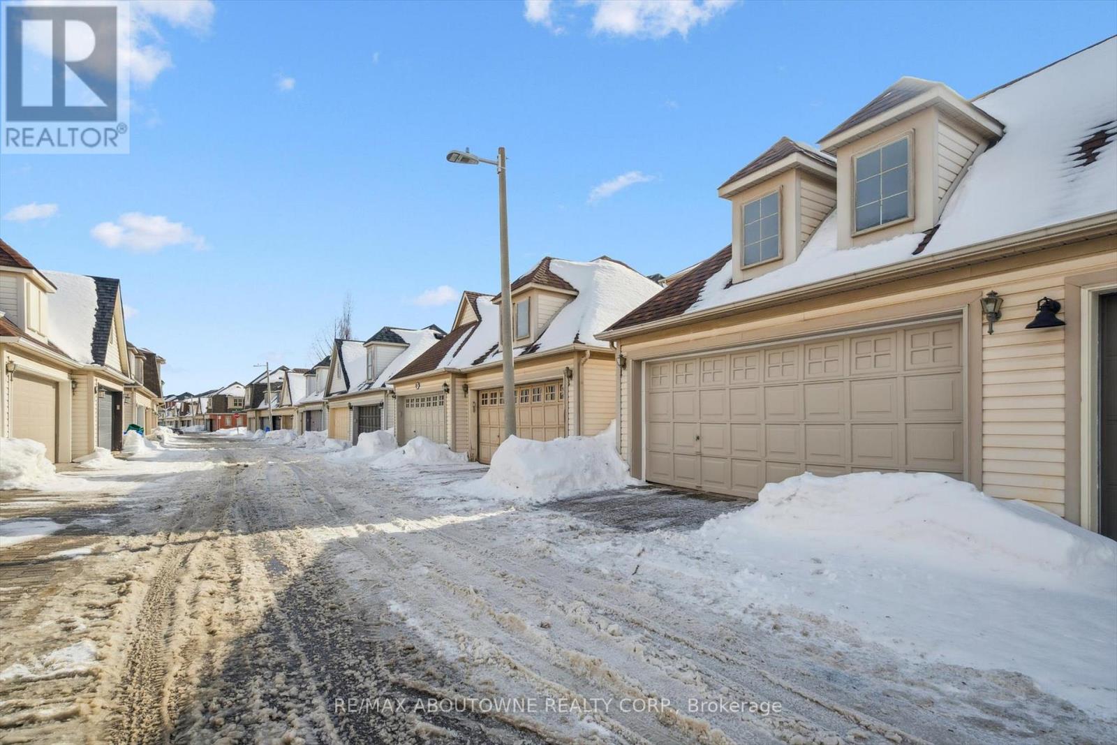 143 Glenashton Drive, Oakville, Ontario  L6H 6N2 - Photo 33 - W12801658