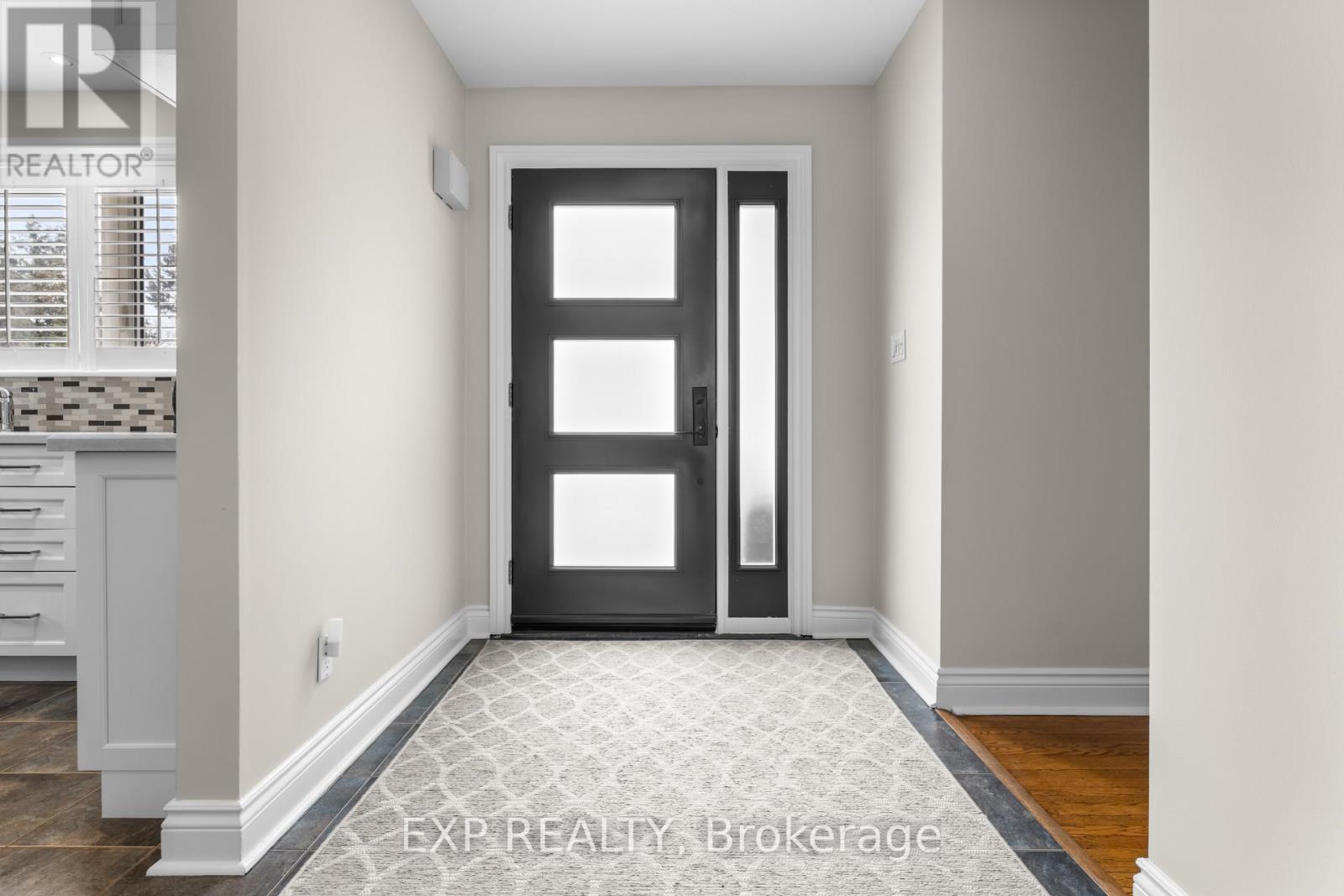 753 Kingsway Drive, Burlington, Ontario  L7T 3H6 - Photo 4 - W12801686