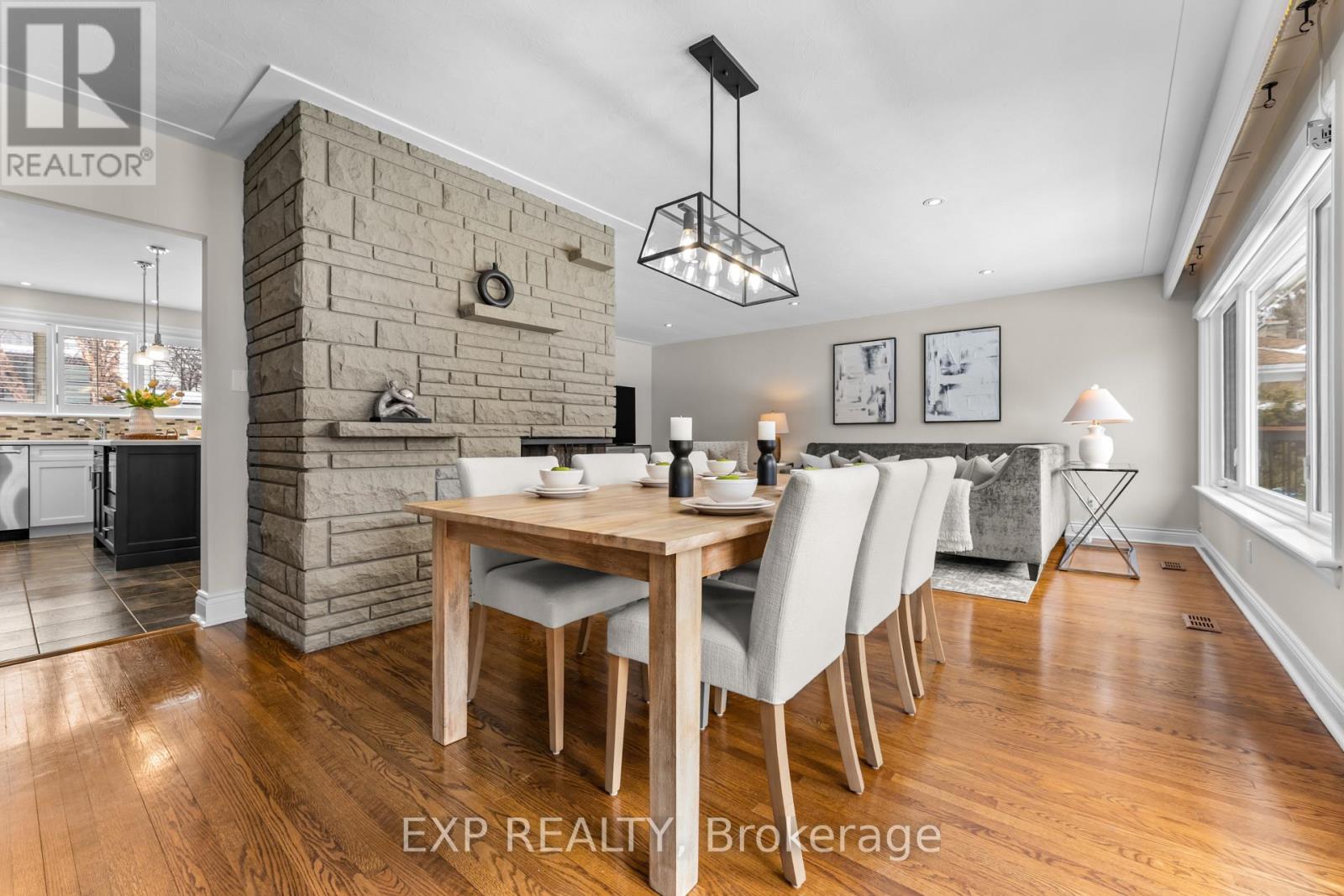 753 Kingsway Drive, Burlington, Ontario  L7T 3H6 - Photo 7 - W12801686