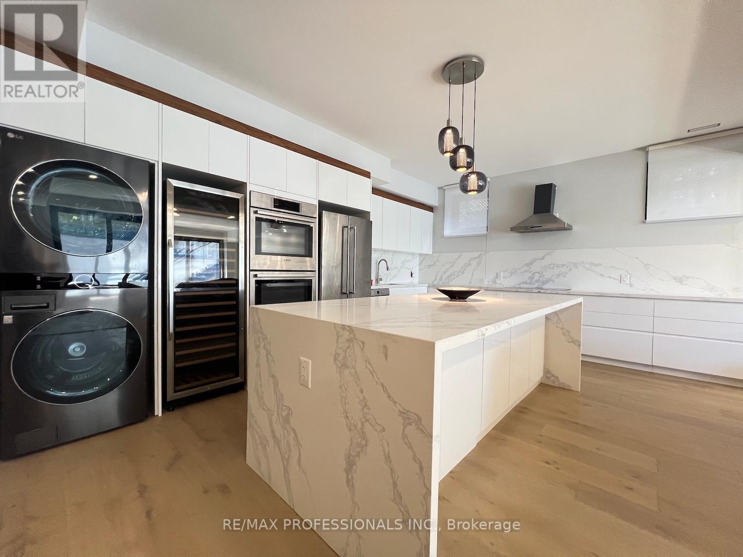 2206 Utely Road, Mississauga, Ontario  L5J 1X1 - Photo 37 - W12801708