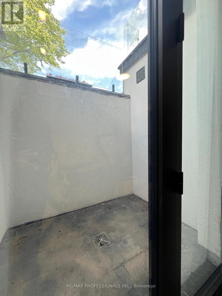 2206 Utely Road, Mississauga, Ontario  L5J 1X1 - Photo 43 - W12801708